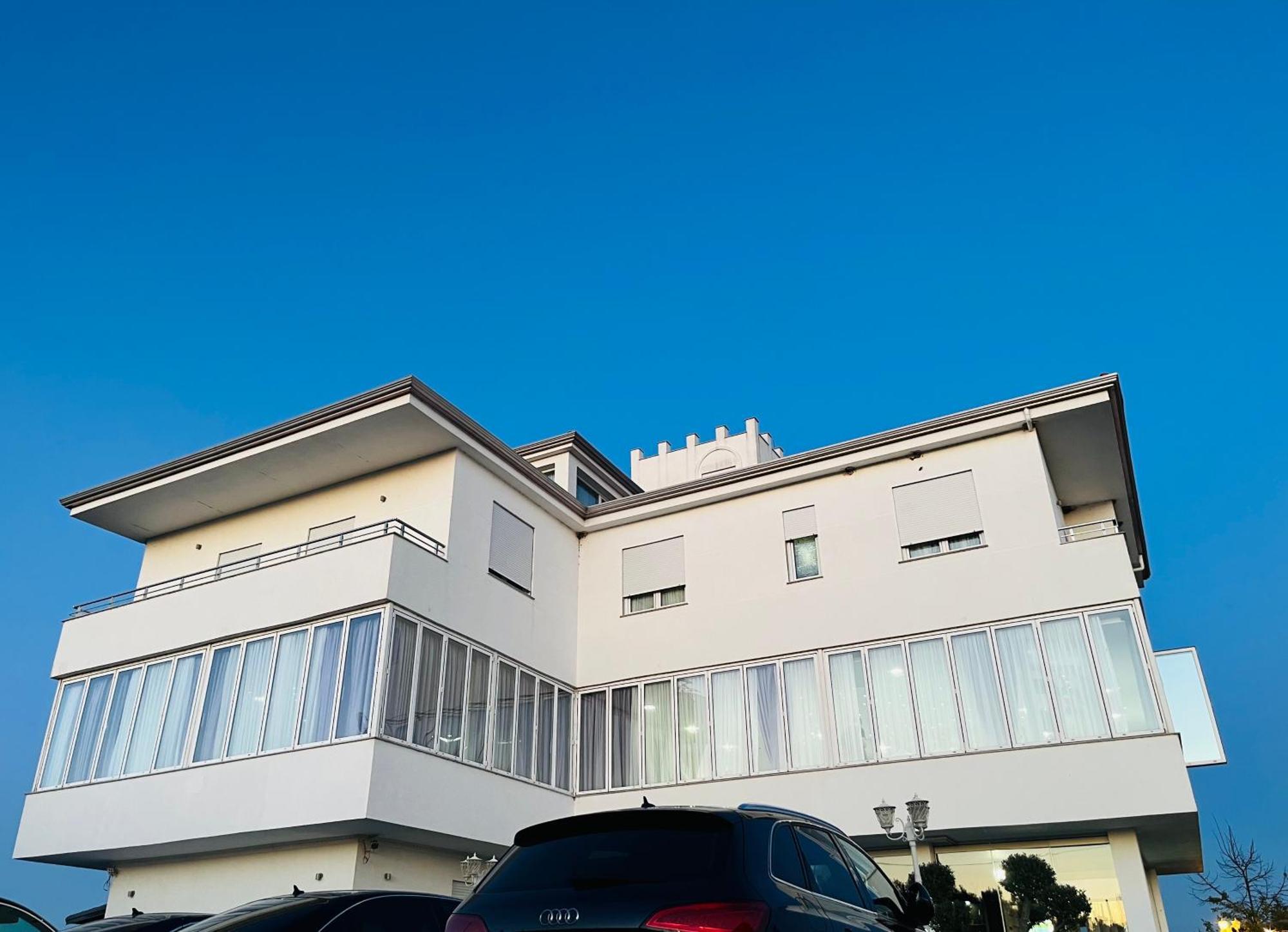 Kodra E Godenve Hotel Vile-Ballaj Bagian luar foto